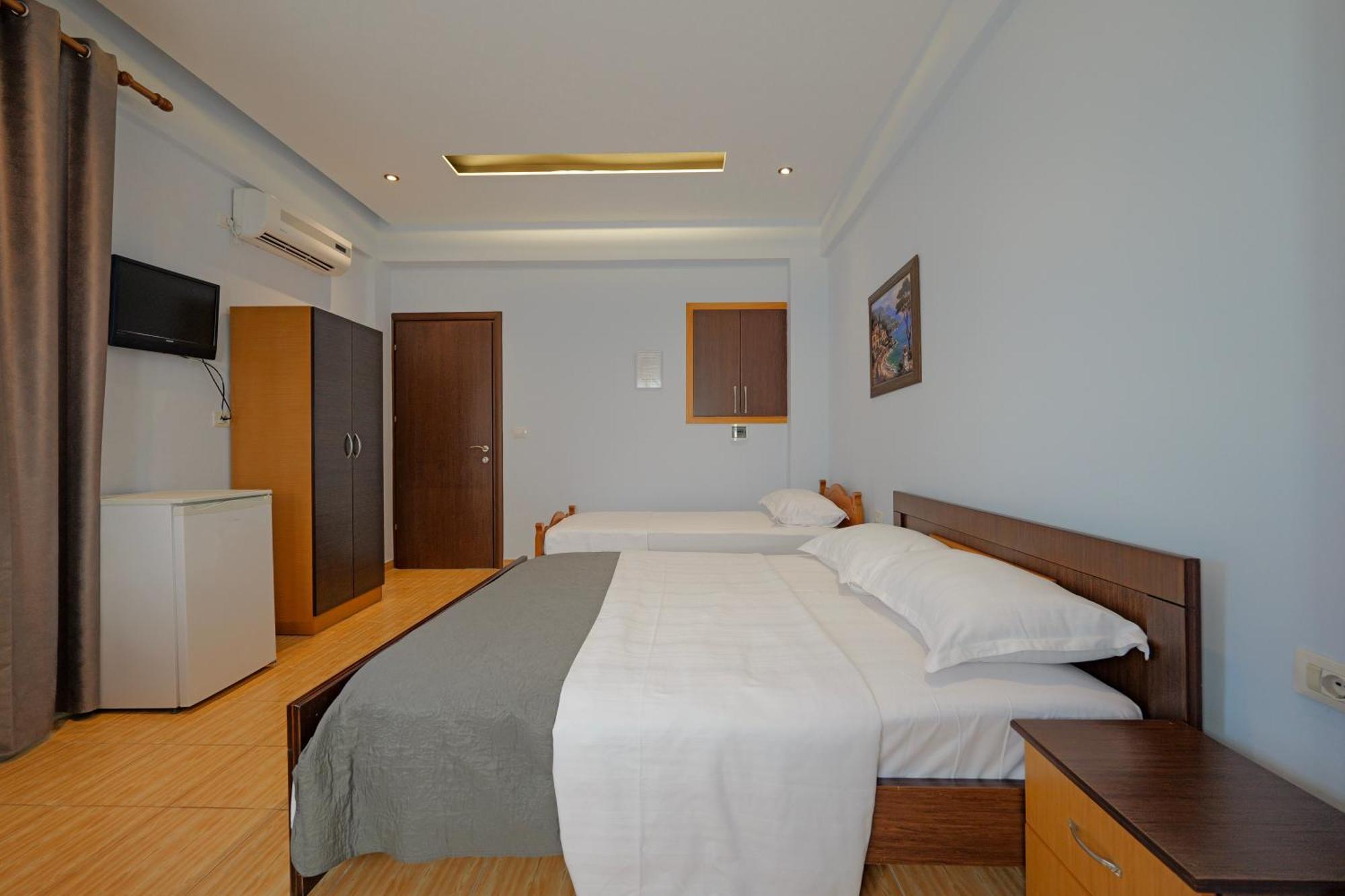 Hotel En Ad Ksamil Exterior photo